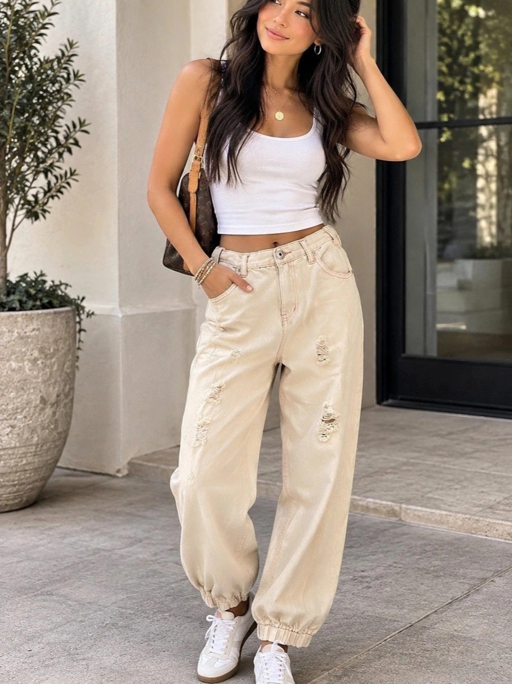 POL Distressed Jogger Pants in khaki Size Small